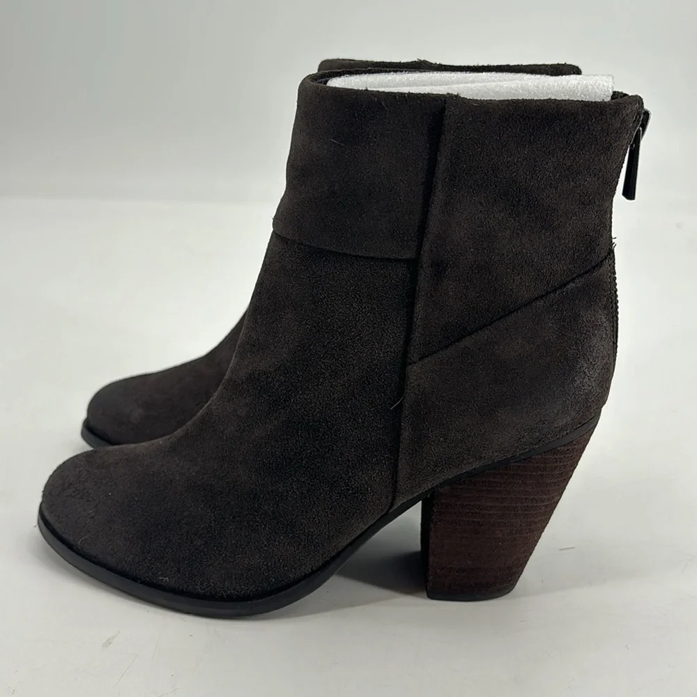 UEC Arturo Chiang brown/ green suede heeled booties with box worn once - Picture 6 of 9